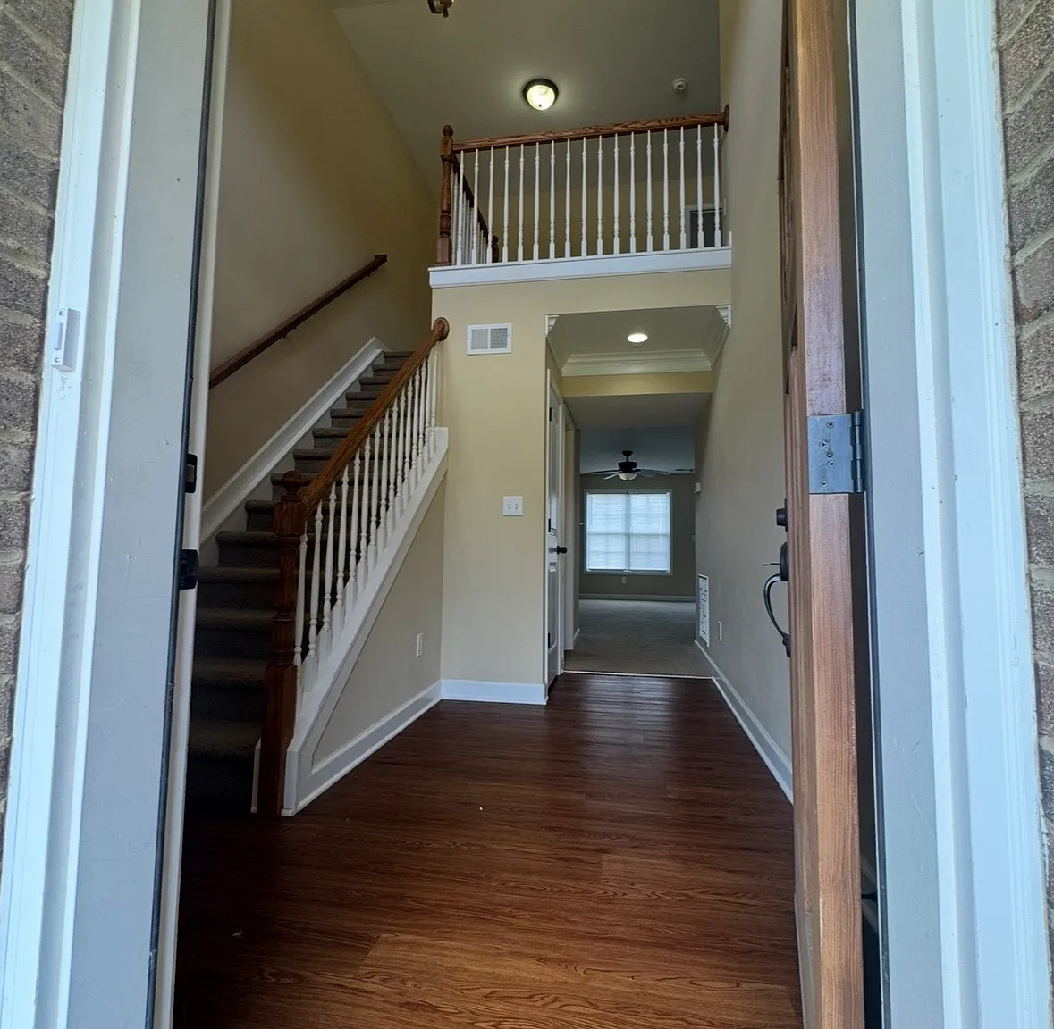 3 bed, 2.5 bath, 1715 sqft, $2,000 — Photo 4