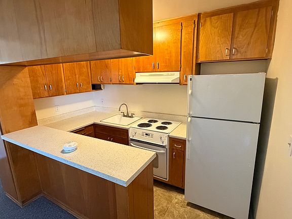 3rd image of 3050 Main St #2