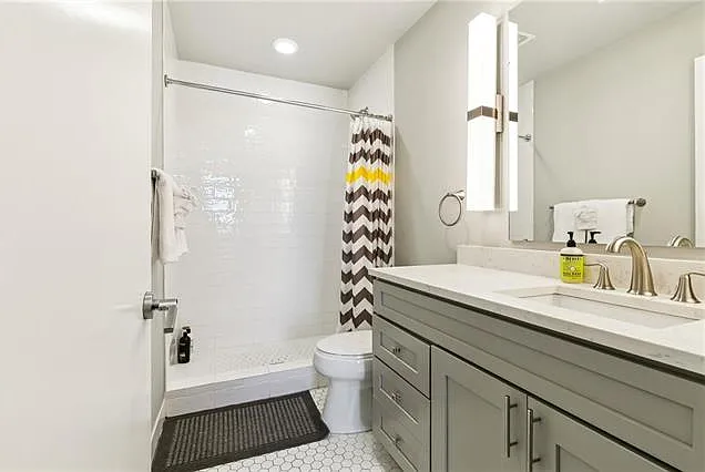900 Bartholomew St #419 — Photo 8