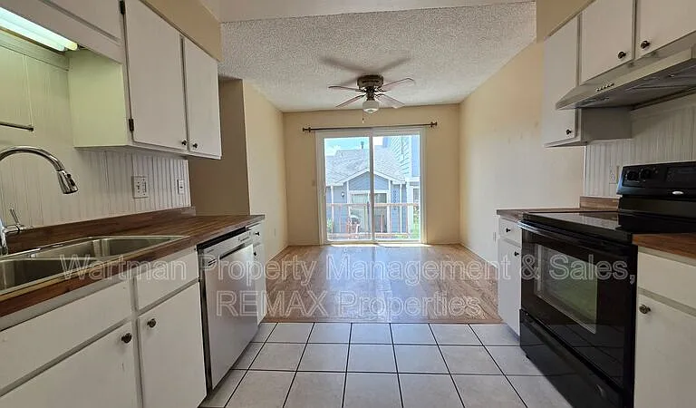 2732 Hearthwood Ln — Photo 10