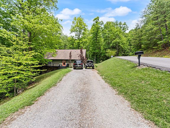 3rd image of 316 Wood View Dr