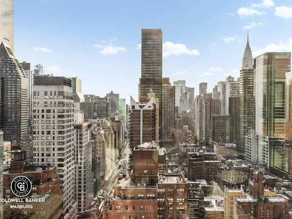 250 East 53rd Street 3004 image 3 of 17