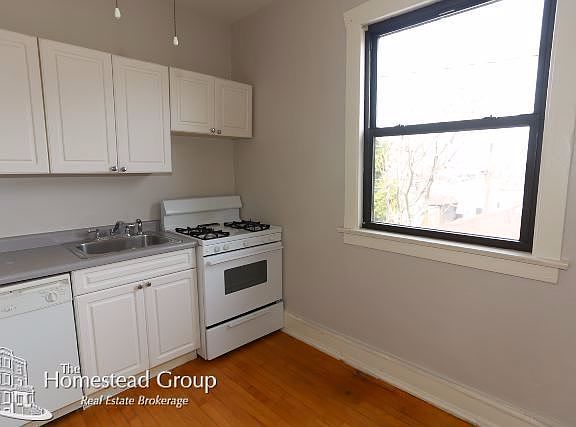 4th image of 3508 W Grace St