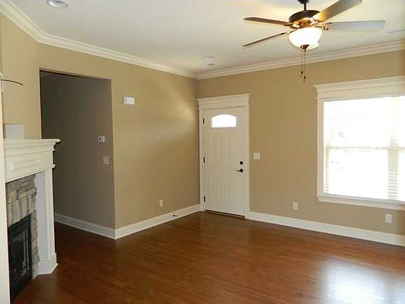 3rd image of 15 Peachtree Cir