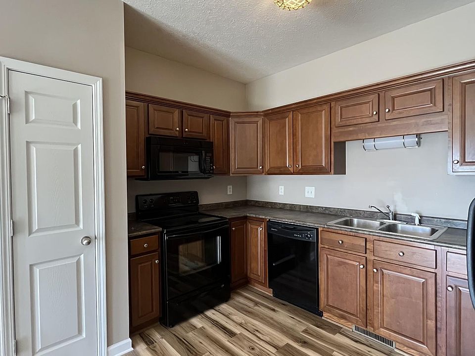 2nd image of 3730 Meadow Ridge Ln