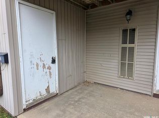 521 Albert St #103, Estevan, SK S4A2E3