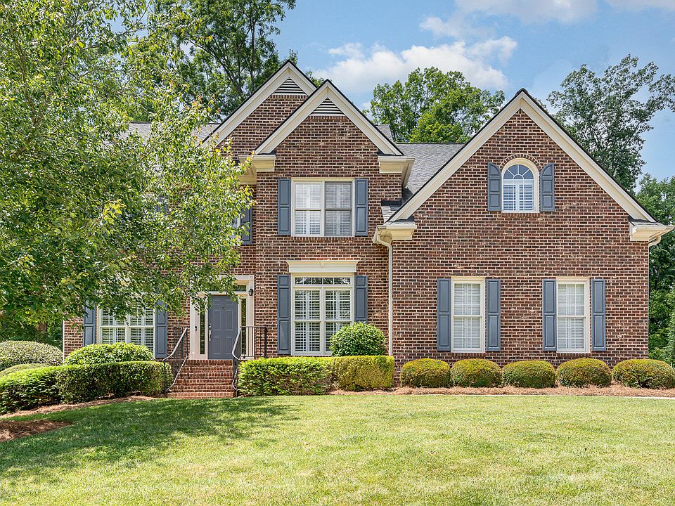 1st image of 107 Woodmark Ct