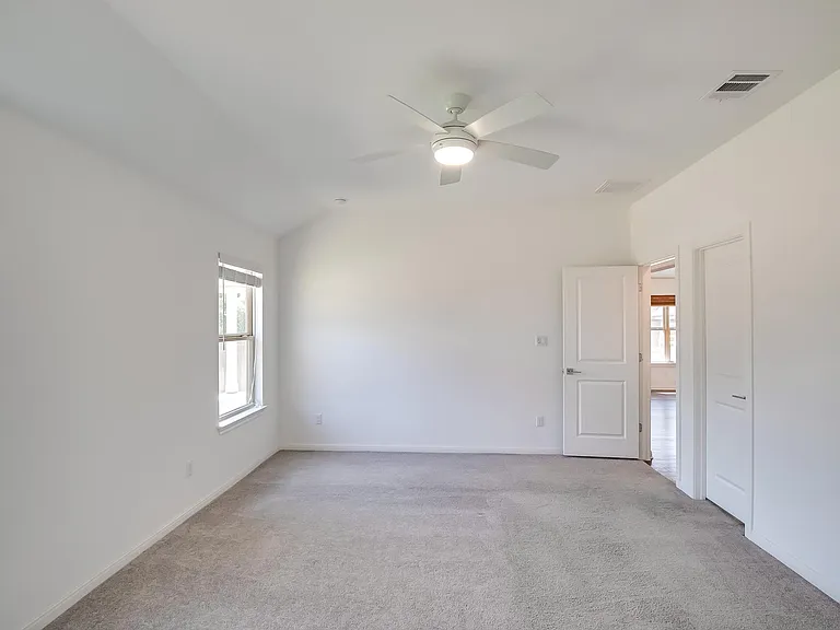 105 Meadow Wood Cv — Photo 19