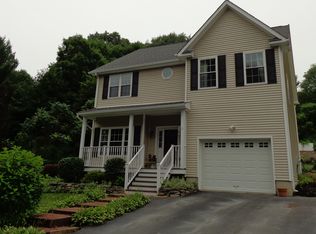 21 Hideaway Ln, Marlboro, NY 12542