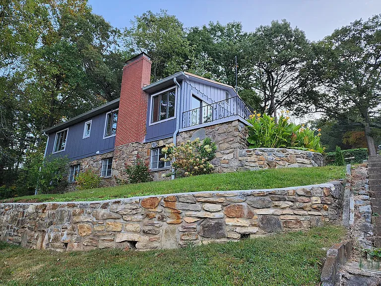 100 Sunset Dr — Photo 2