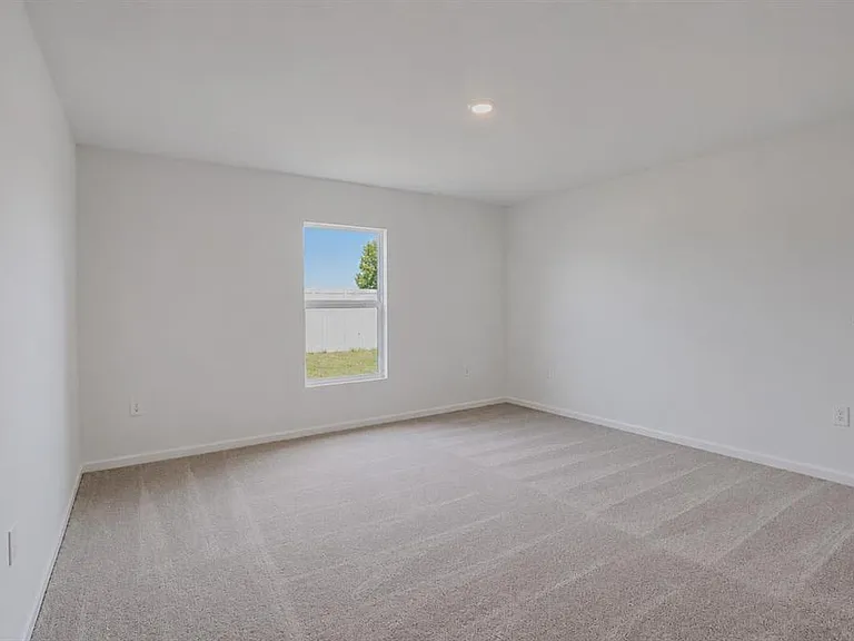 371 Artemis St — Photo 13