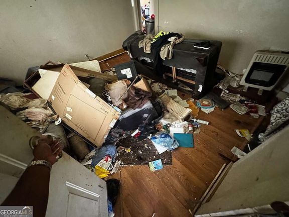 4th image of 1181 Windsor St SW