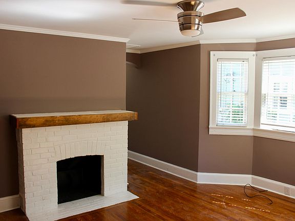 Living Room (approximately 15' x 14')