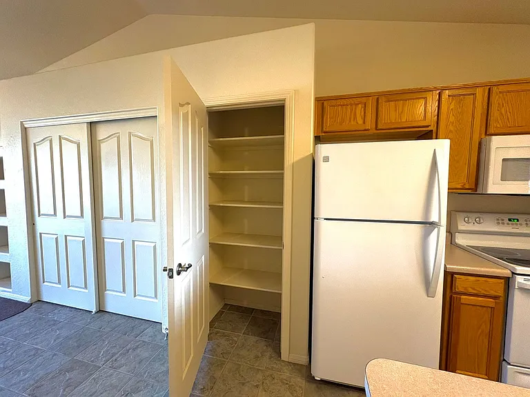 330 S Arnold Ter #A — Photo 5