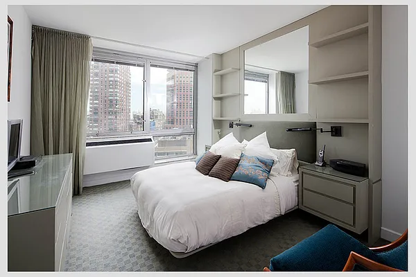 Sold by Stribling | media 5