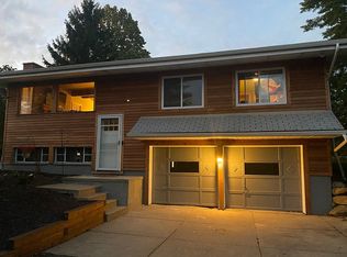 8542 Mulberry Rd, Chesterland, OH 44026