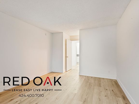 5th image of 6660 1/2 Vineland Ave #31