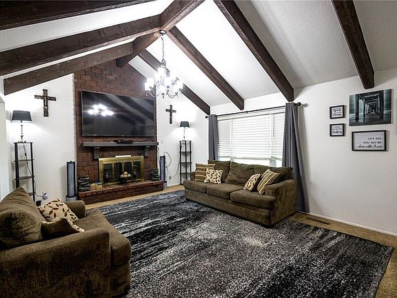 4th image of 514 W Stonecrest Cir