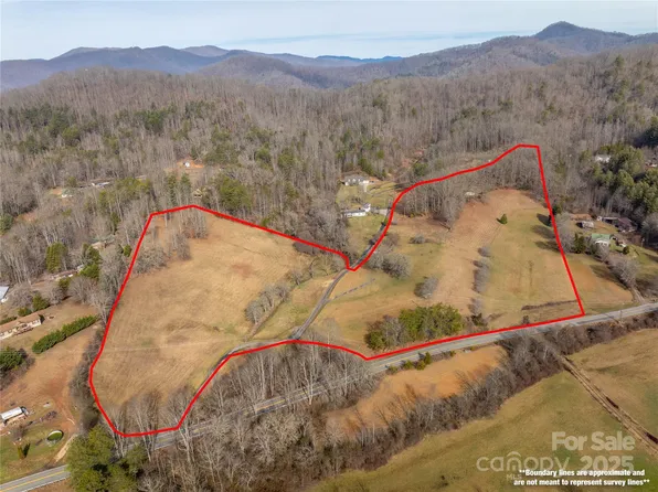 198 Sunny View Dr, Whittier, NC 28789
