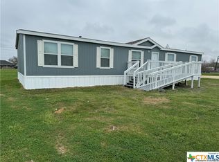 906 W Dallas Ave, Seadrift, TX 77983