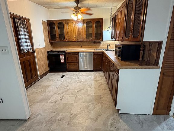 2nd image of 180 Grandview Cir