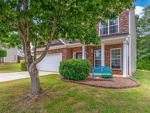 2nd image of 304 Wild Dogwood Way