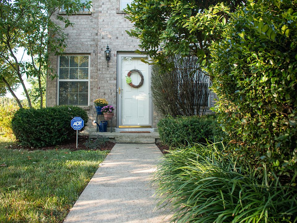1st image of 216 Stonehaven Dr