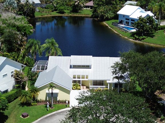 2nd image of 10461 SE AMBERJACK Court