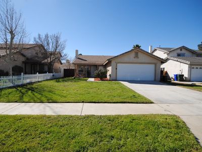 10811 Dove Ln, Adelanto, CA, 92301