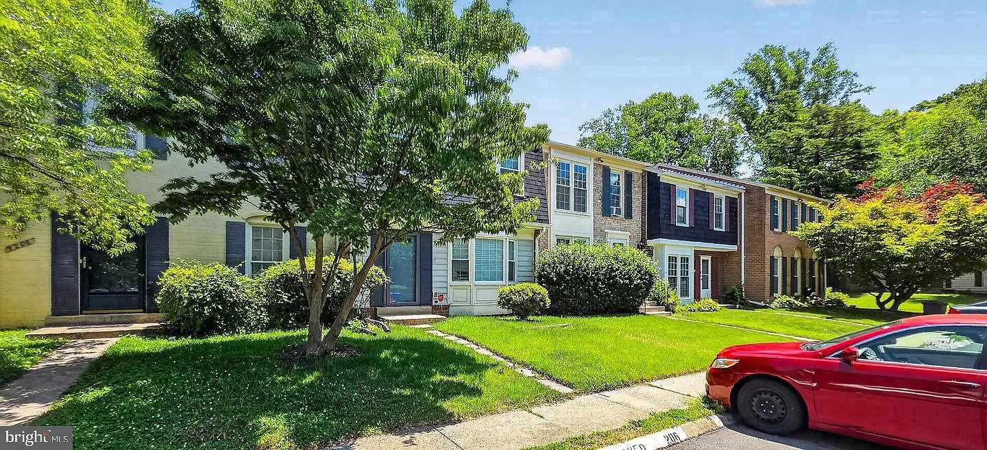 3 bed, 2.5 bath, 1722 sqft, $2,800 — Photo 4