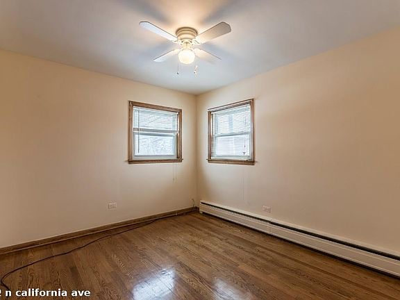4th image of 3942 N California Ave #1015