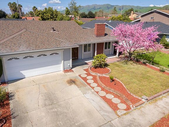 3rd image of 2955 Camargo Ct