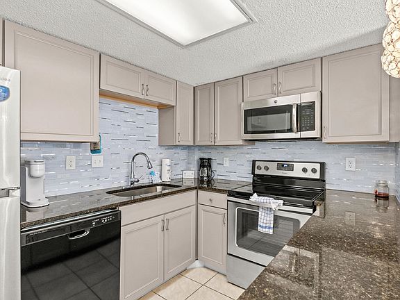 4th image of 5511 N Ocean Blvd. #102