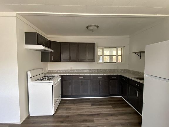 2nd image of 26 S 1st St NE #1