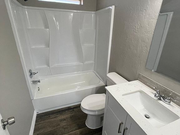 4th image of 410 S College Dr APT 7