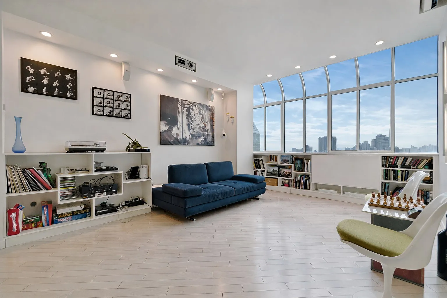 310 East 46th Street — Photo 1
