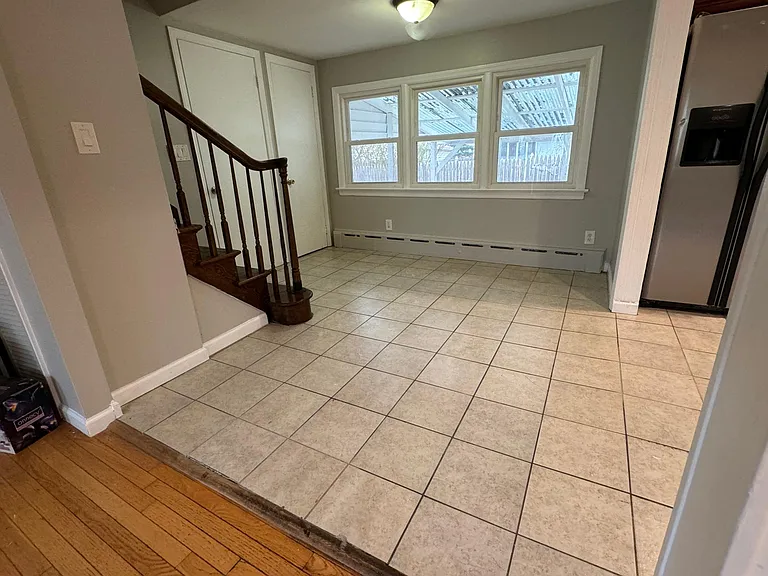 McLean St — Photo 10