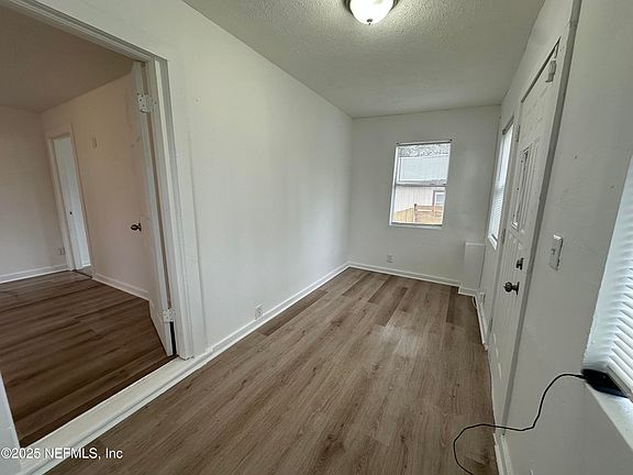 5th image of 2184 W 45TH Street