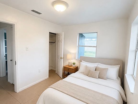 5th image of 30 Cypress Cir Unit B
