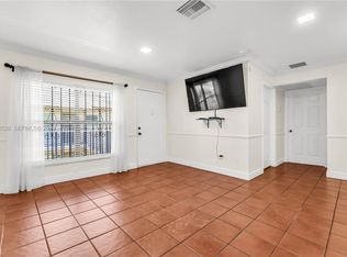 15350 SW 72nd St APT 24, Miami, FL 33193