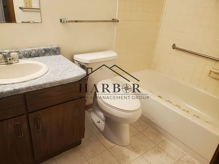 Valley View Apartments — Photo 19