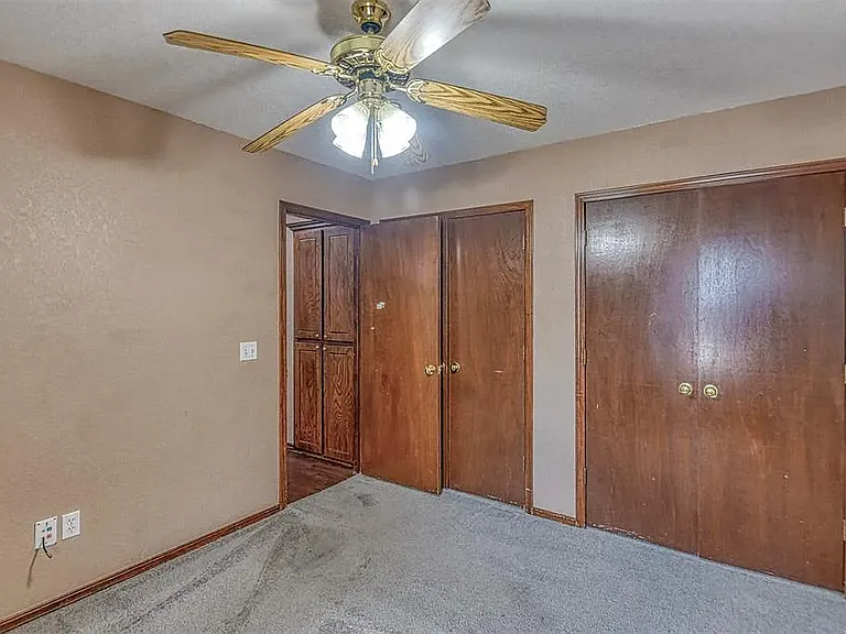 313 SW 141st St — Photo 14