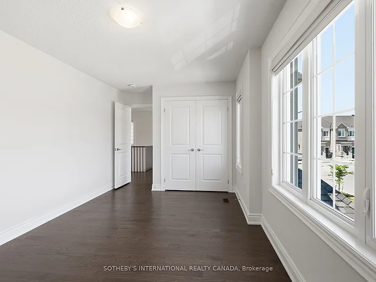 32 Bermondsey Way — Photo 20