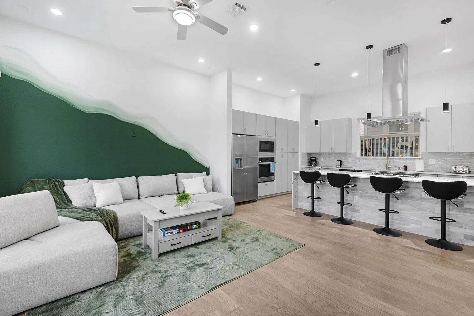 6 bed, 6.0 bath, $11,078 — Photo 1