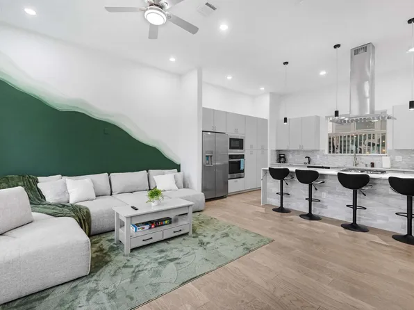 2107 McGowen St, Houston, TX
