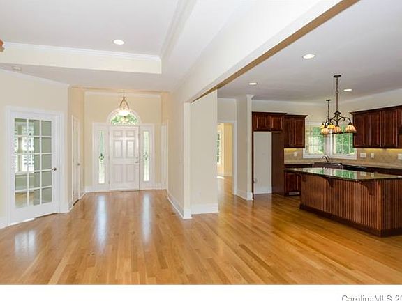 4th image of 3139 Mountain Creek Dr