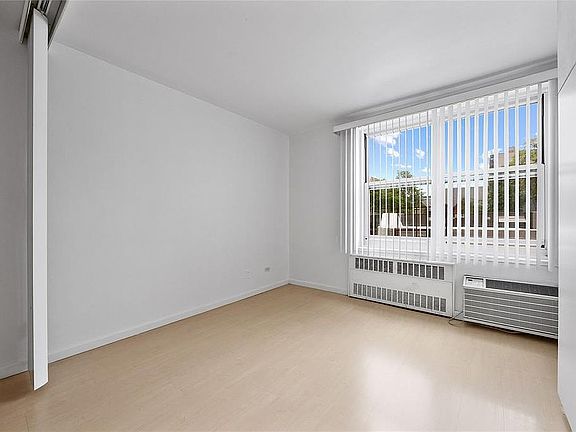 3rd image of 142-05 Roosevelt Ave #33