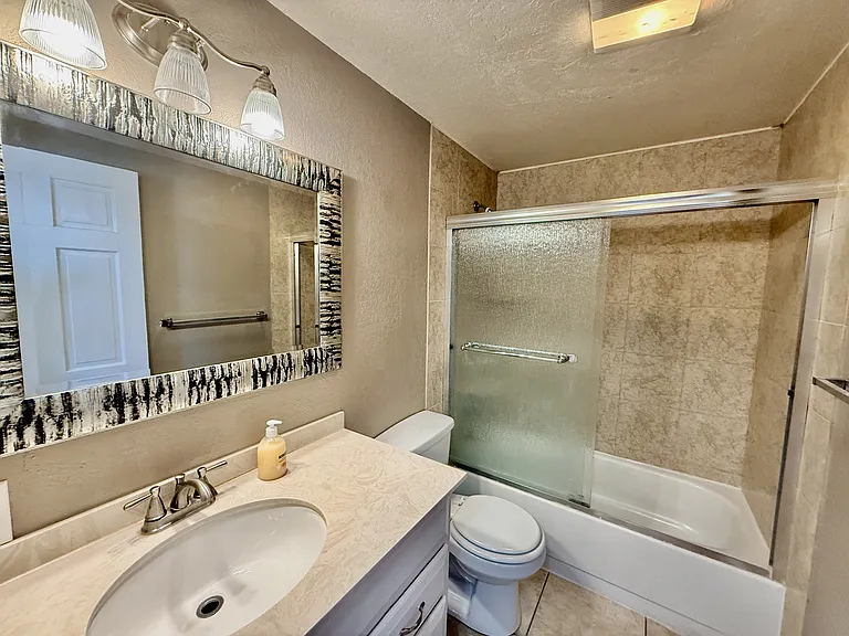 1247 N 700 W — Photo 14