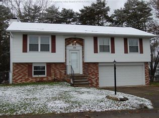 122 Washington Cir, Hurricane, WV 25526
