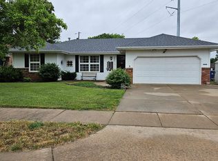 2336 Montclair Dr, Salina, KS 67401
